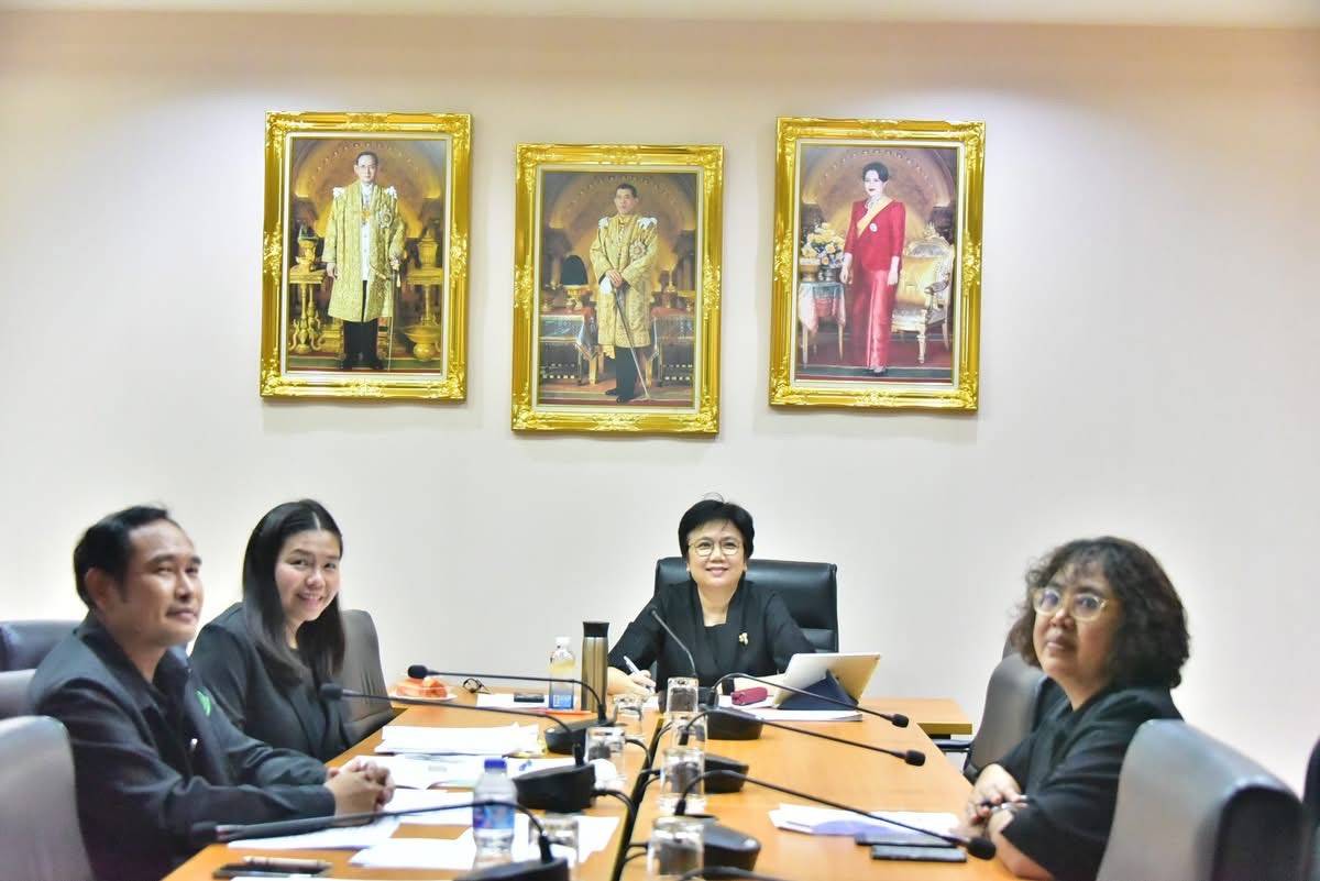 title - ผู้ตรวจราชการ ส.ป.ก. ร่วมประชุมคณะทำงานสรรหาปราชญ์เกษตรของแผ่นดินระดับเขต ประจำปี 2569 เขตตรวจราชการที่ 4 ผ่านระบบออนไลน์ (Zoom Meeting)